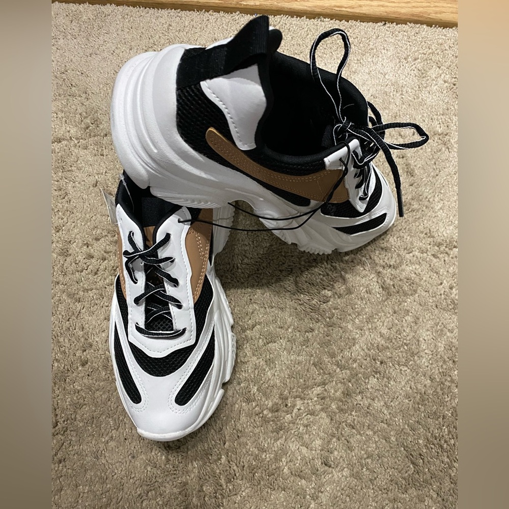 NWT SM New York Beck Sneaker Sz 8M